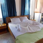 Hotel Dea 3*
