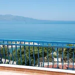 Hotel Dea 3*