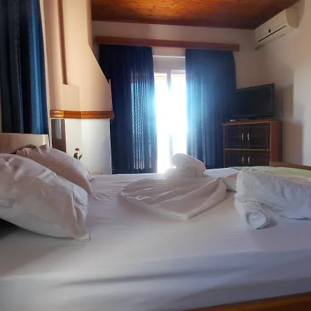 Hotel Dea 3*