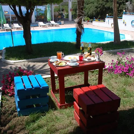 Hotel Dea 3*